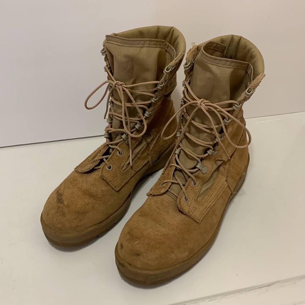 Belleville 390 DES Authentic Army Desert Boots Mens size 8.0 R